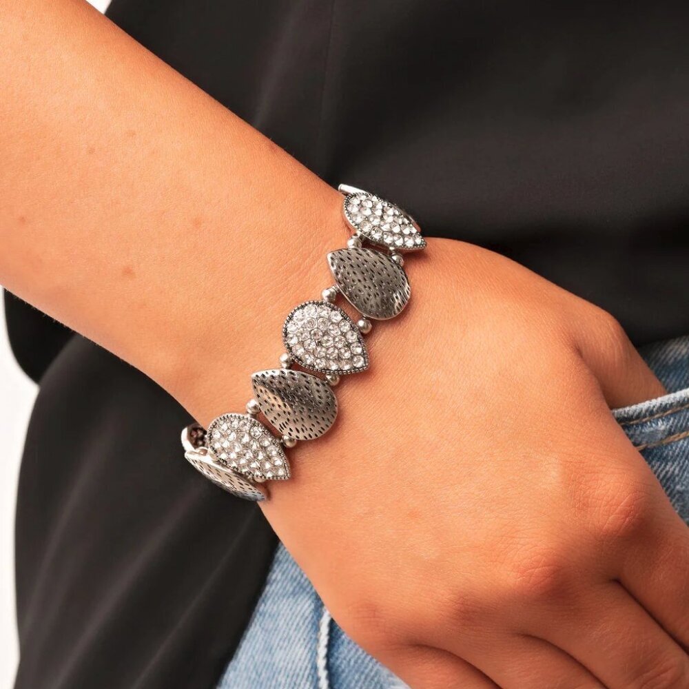 Paparazzi Jewelry Accessories - Playing Favorites - White Bracelet - Vintage